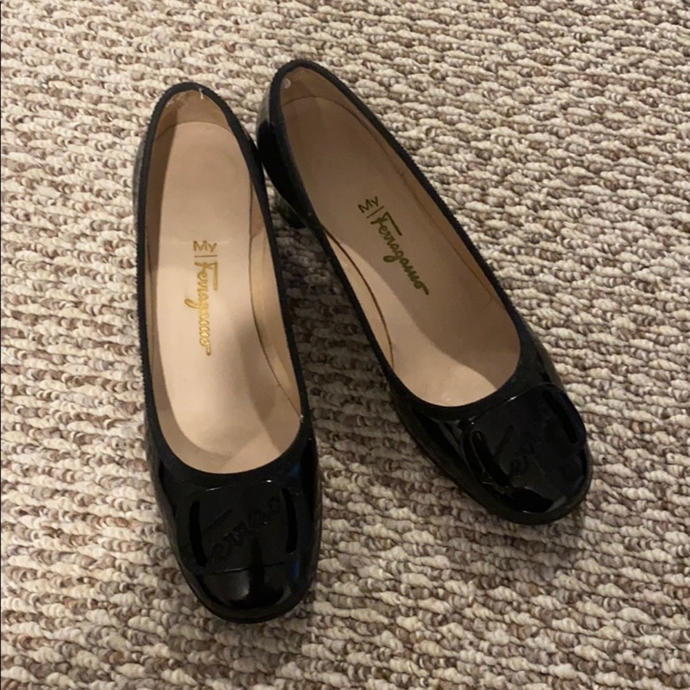 Vintage Ferragamo kitten heels